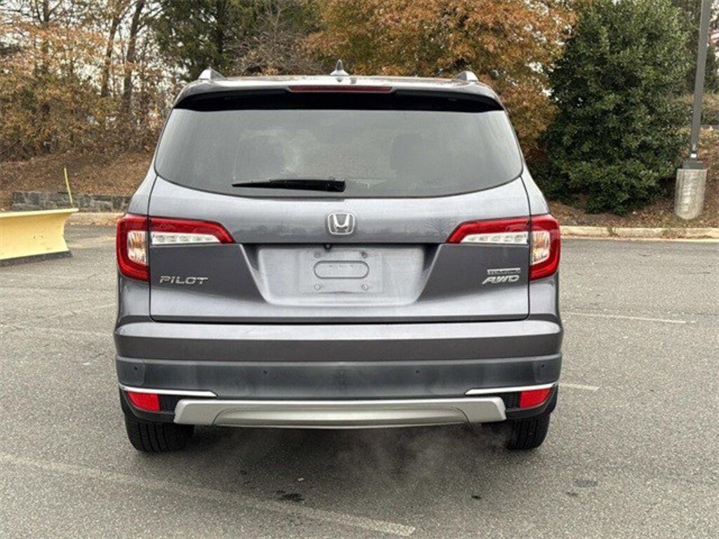 Used 2019 Honda Pilot Touring 7-Passenger AWD SUV