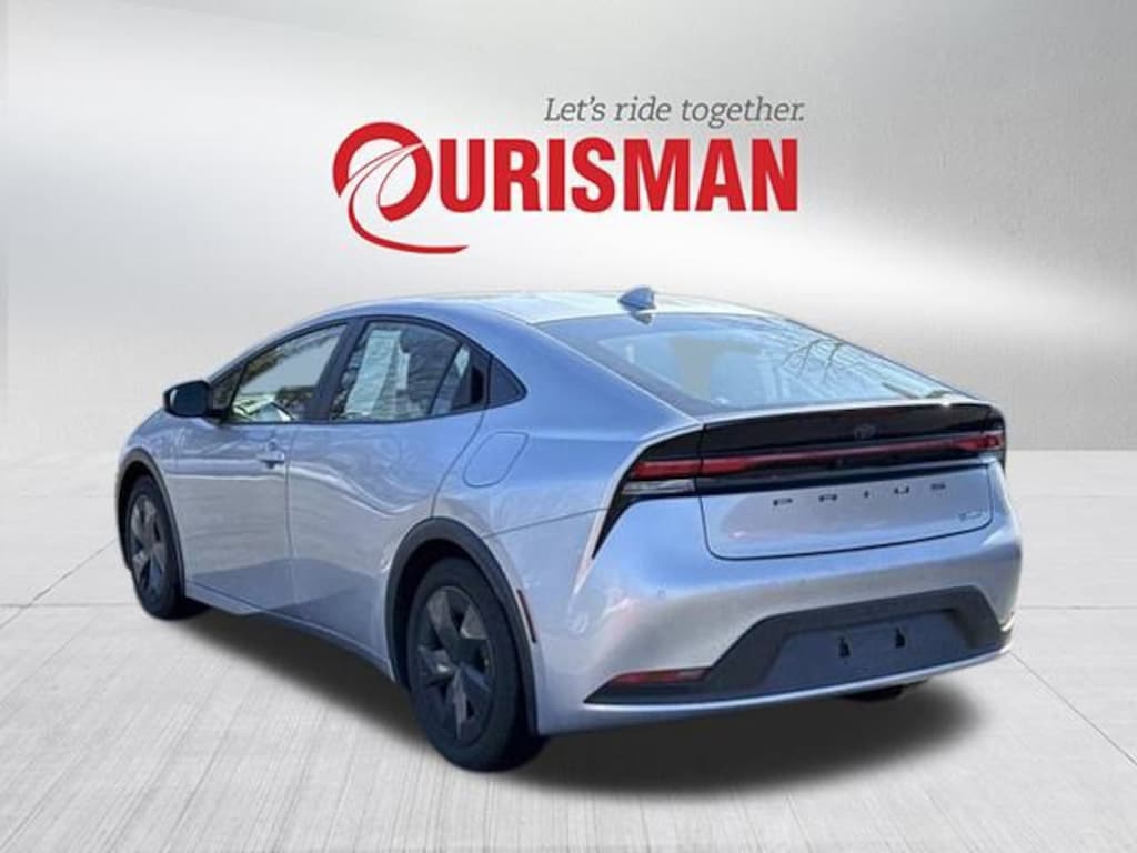 Used 2025 Toyota Prius LE Hatchback