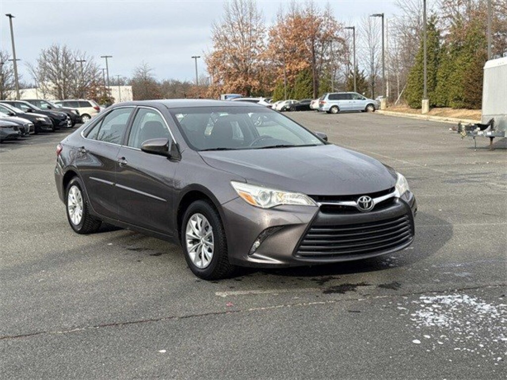 Used 2015 Toyota Camry LE Sedan