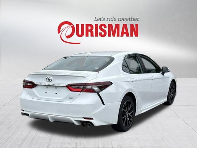 2024 Toyota Camry SE photo 2