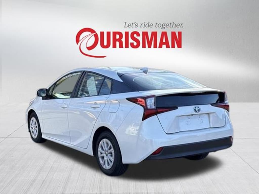 Used 2019 Toyota Prius L Hatchback