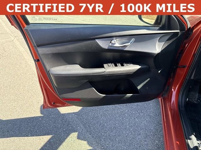 2023 Kia Forte LXS - Photo 13