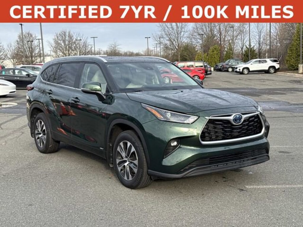 Used 2025 Toyota Highlander Hybrid XLE SUV