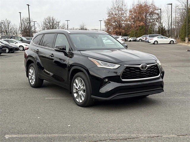 2023 Toyota Highlander SUV 