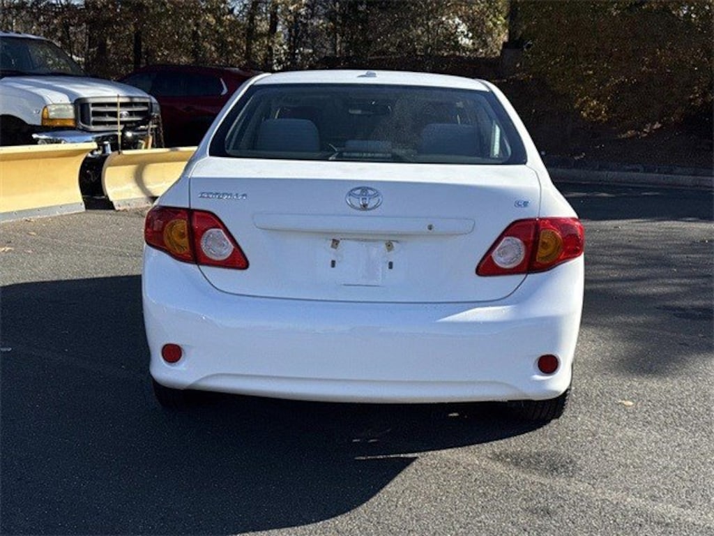 Used 2010 Toyota Corolla LE Sedan