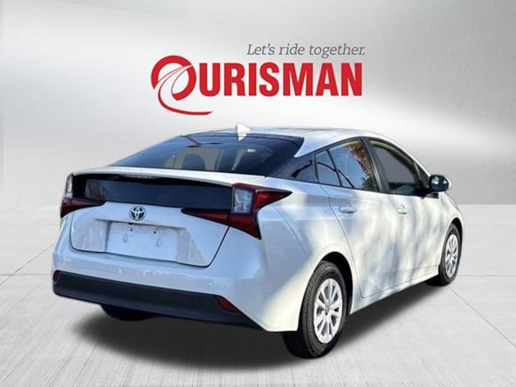 Used 2019 Toyota Prius L Hatchback