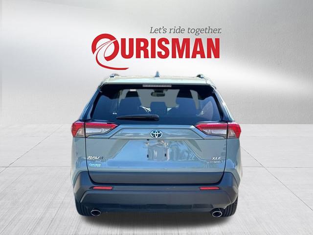 2022 Toyota RAV4 Hybrid XLE Premium photo 3