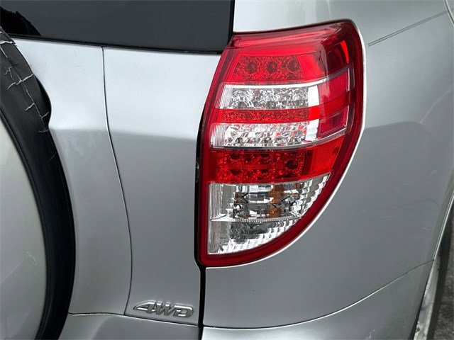 2010 Toyota RAV4 Base photo 3
