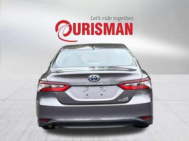 2021 Toyota Camry Hybrid LE photo 2