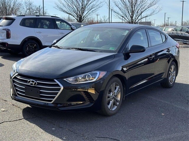 2018 Hyundai Elantra SEL photo 3