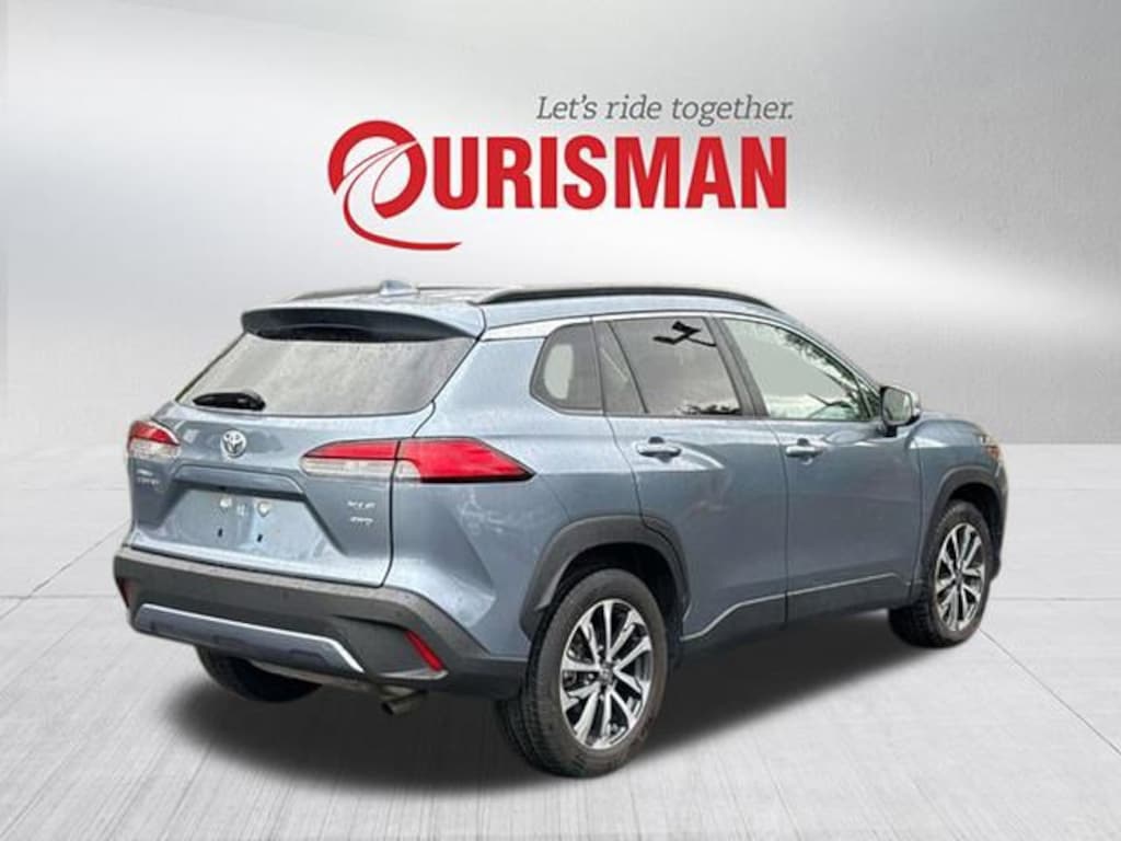 Used 2024 Toyota Corolla Cross XLE SUV