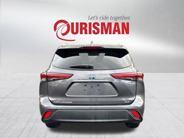 2022 Toyota Highlander Hybrid XLE photo 3