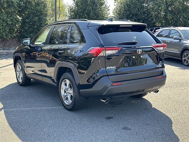 2025 Toyota RAV4 Hybrid LE photo 3
