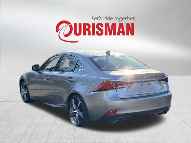 2017 Lexus IS 300 photo 4