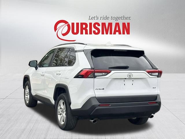 2021 Toyota RAV4 XLE photo 4