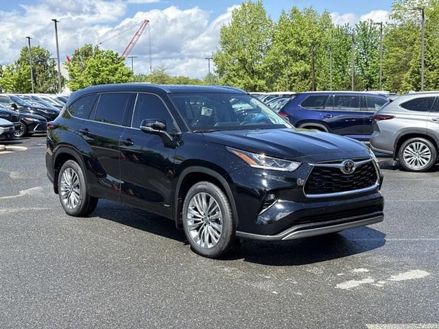 2026 Toyota Highlander Hybrid SUV 