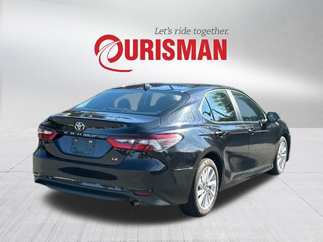 2022 Toyota Camry LE photo 2