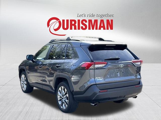 2019 Toyota RAV4 XLE Premium photo 3