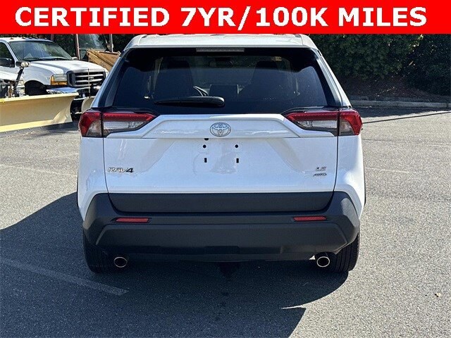 2023 Toyota RAV4 LE photo 3