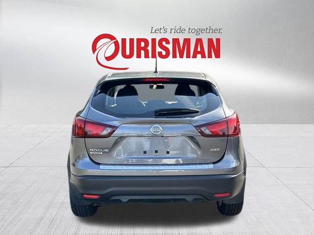 2019 Nissan Rogue Sport S photo 3