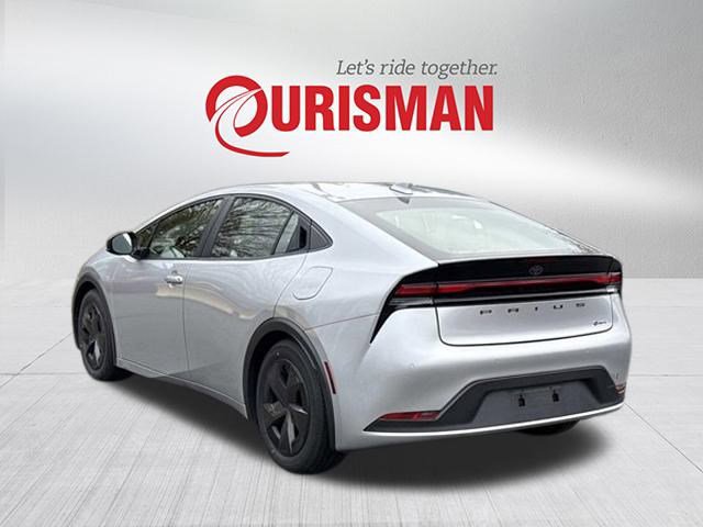 2023 Toyota Prius LE photo 4