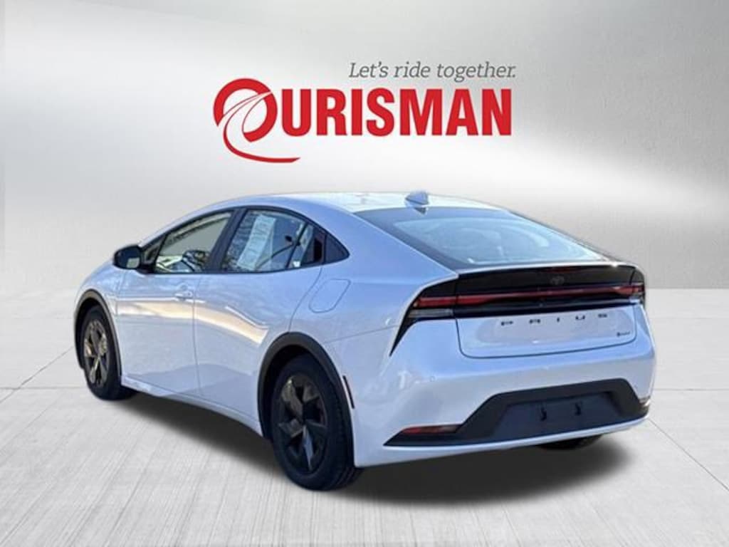 Used 2023 Toyota Prius LE Hatchback