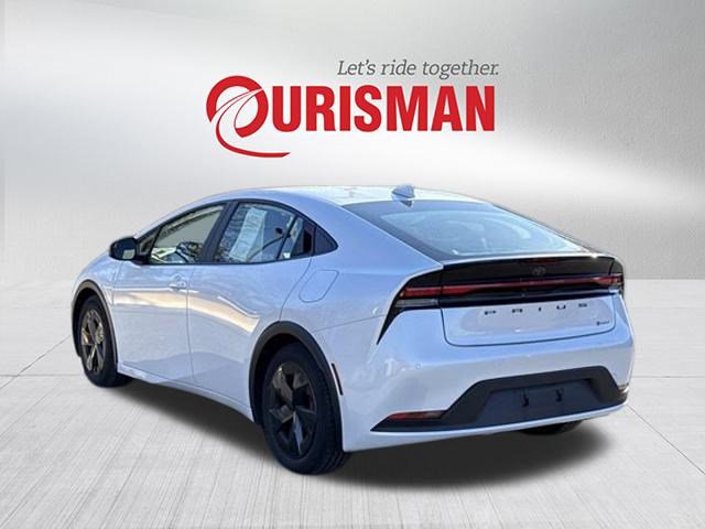 2023 Toyota Prius LE photo 4