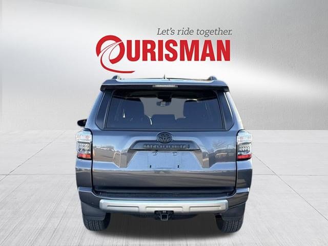 2023 Toyota 4Runner TRD Off-Road photo 3