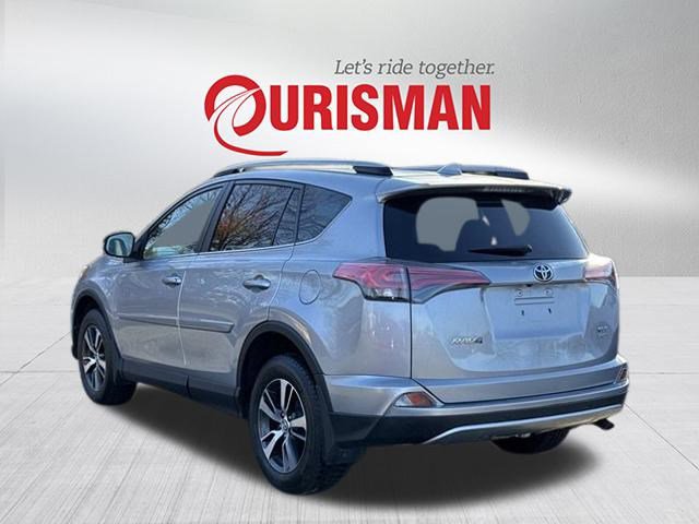 2017 Toyota RAV4 XLE Sport photo 3