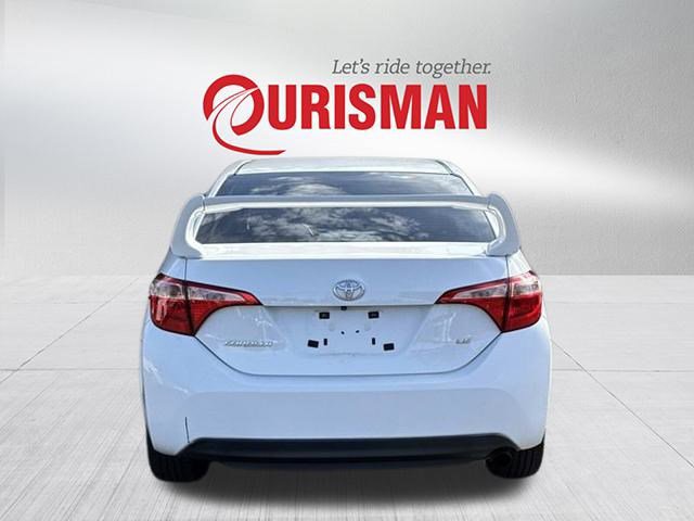 2017 Toyota Corolla LE photo 3