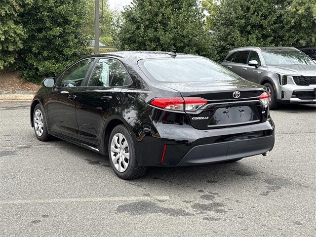 2024 Toyota Corolla LE photo 4