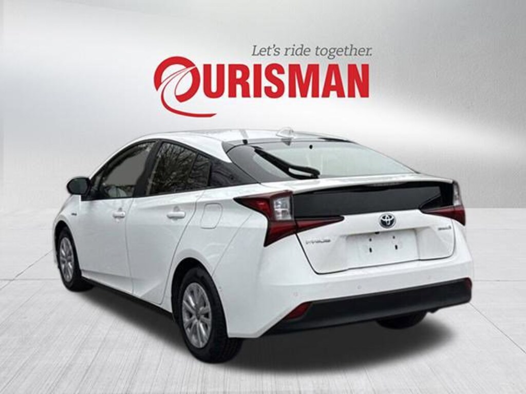 Used 2022 Toyota Prius LE Hatchback