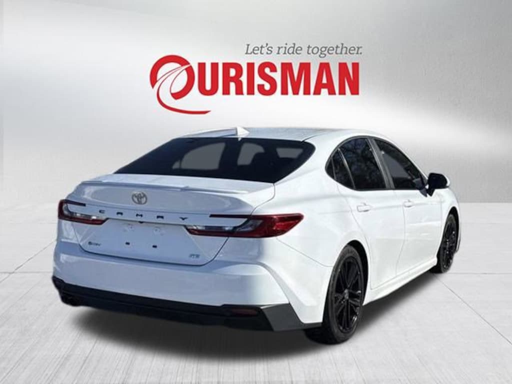 Used 2025 Toyota Camry SE Sedan