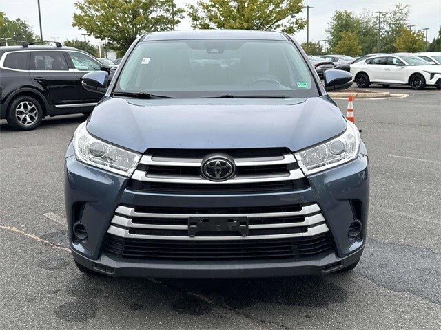 2019 Toyota Highlander LE photo 4