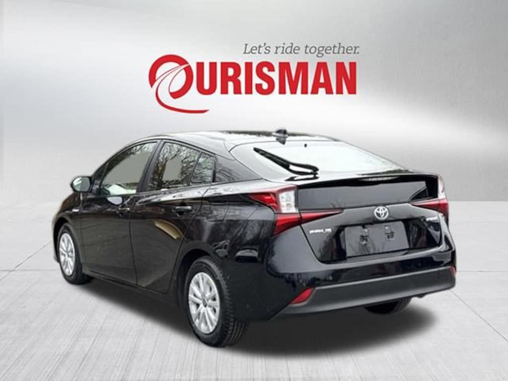 Used 2022 Toyota Prius LE Hatchback