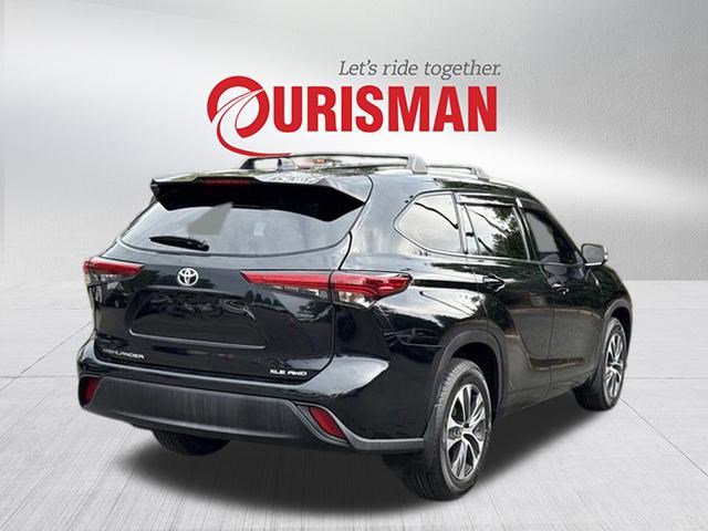 2022 Toyota Highlander XLE photo 2