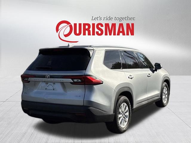 2024 Toyota Grand Highlander XLE photo 2