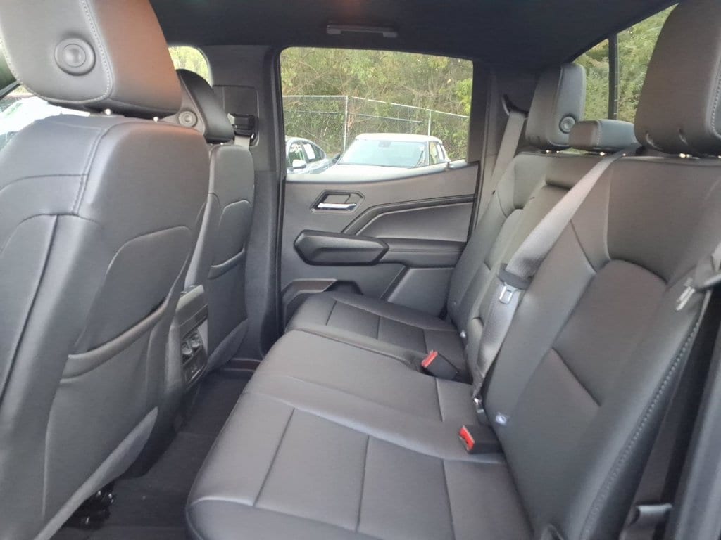 2026 Chevrolet Colorado LT - Photo 16