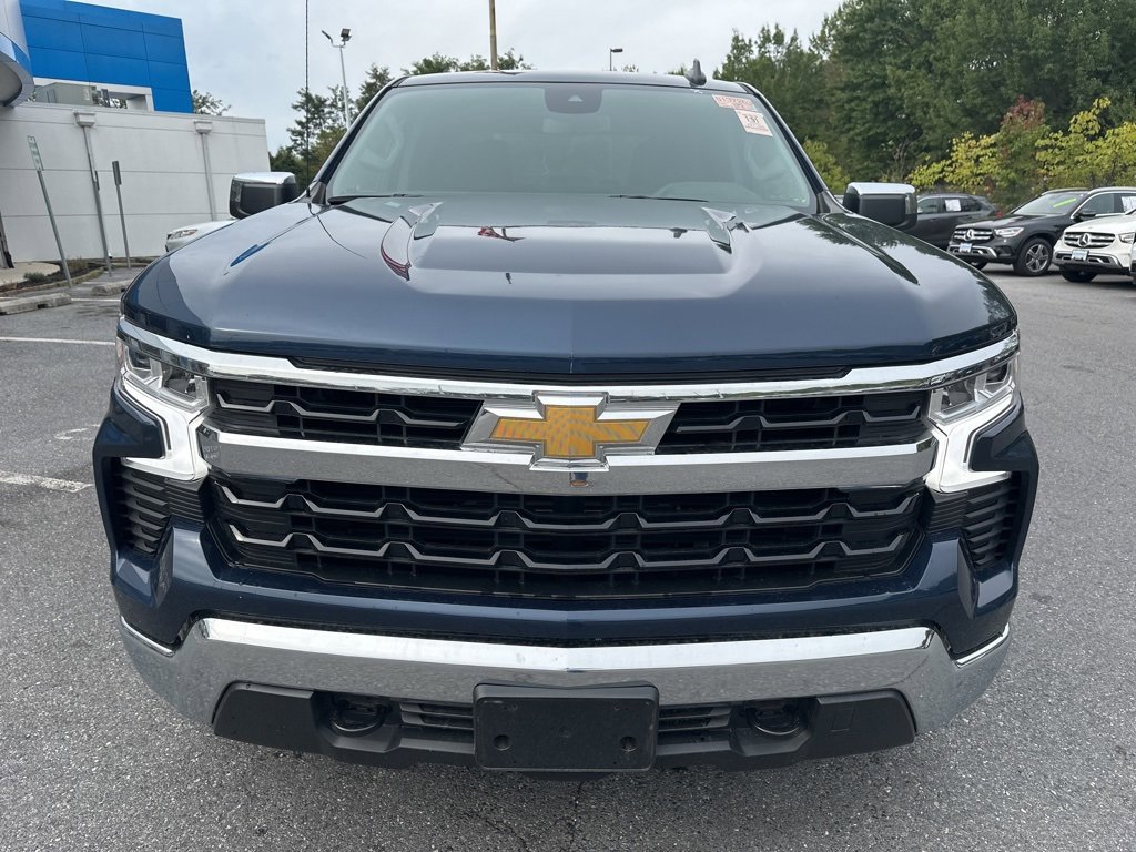 2023 Chevrolet Silverado 1500 LT photo 2