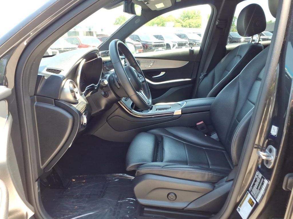 2021 Mercedes-Benz GLC GLC300 - Photo 11