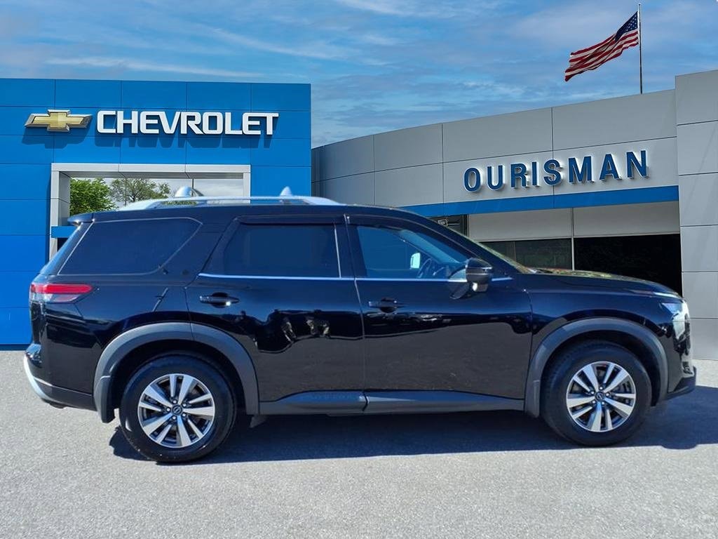 Used 2023 Nissan Pathfinder SL