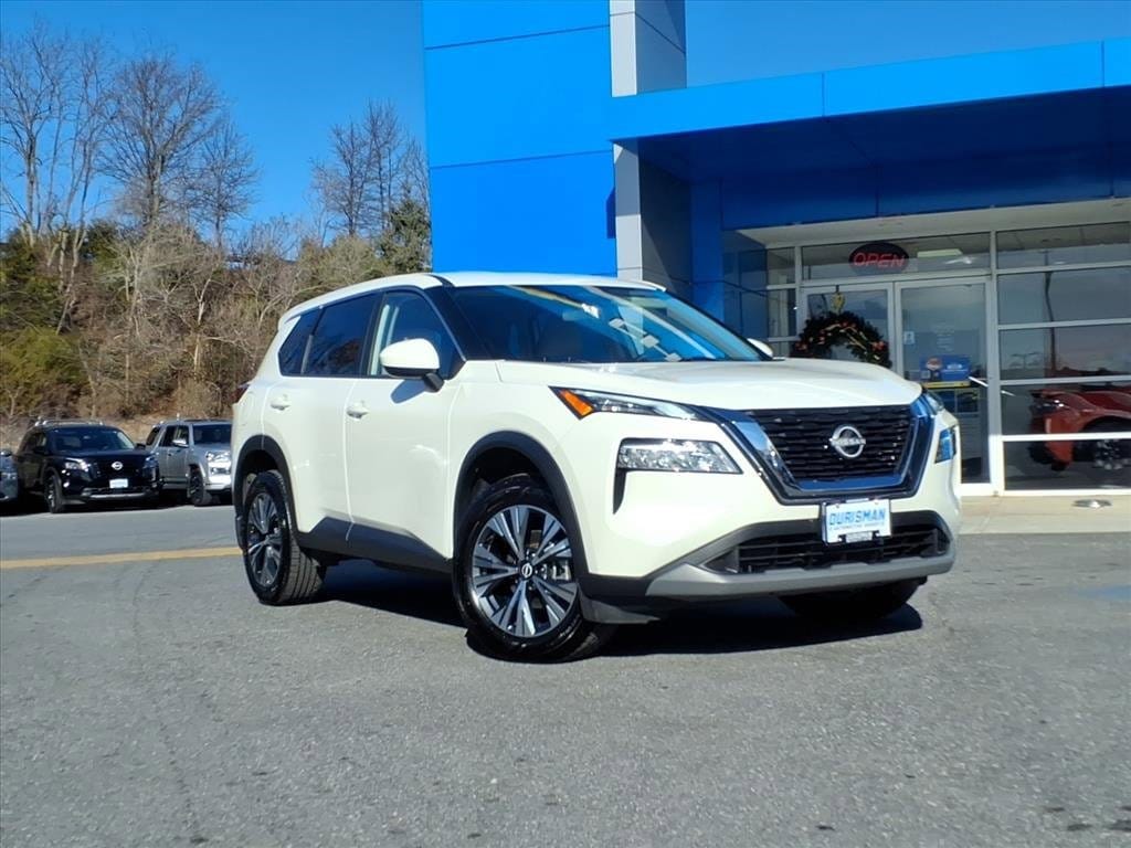 2023 Nissan Rogue SV's photo