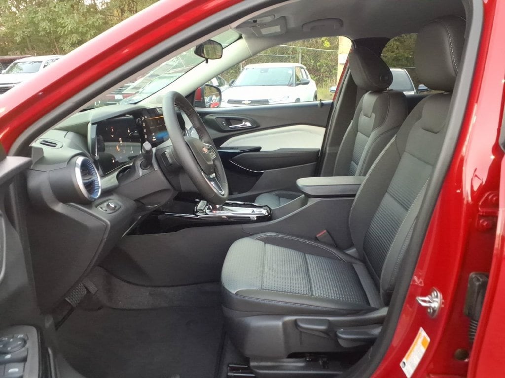 2026 Chevrolet Trax LT - Photo 11
