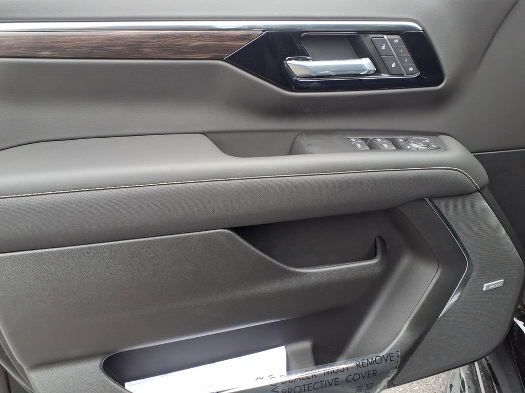 2026 Chevrolet Suburban Premier - Photo 12