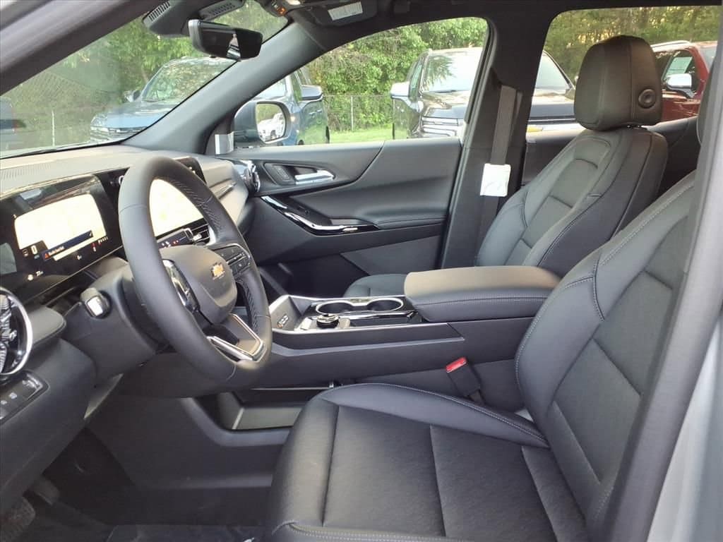 2026 Chevrolet Equinox LT - Photo 11
