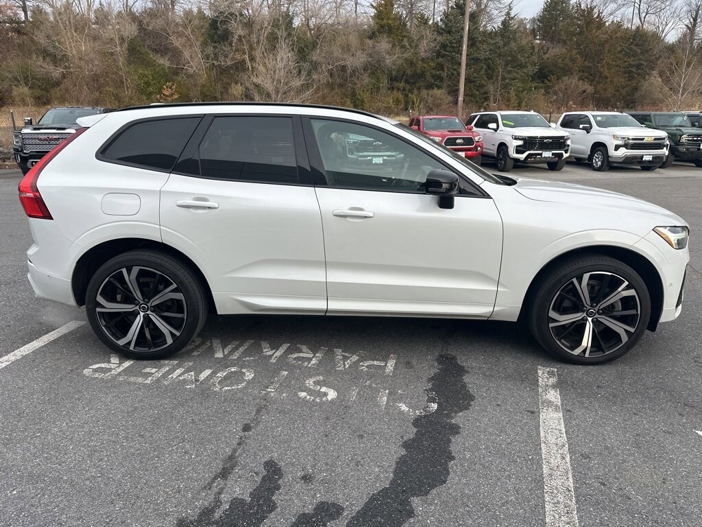 Used 2022 Volvo XC60 Recharge Plug-In Hyb R-Design