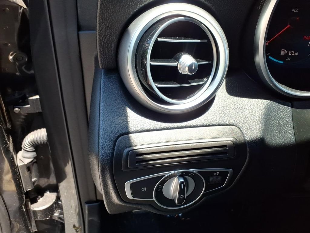 2021 Mercedes-Benz GLC GLC300 - Photo 29