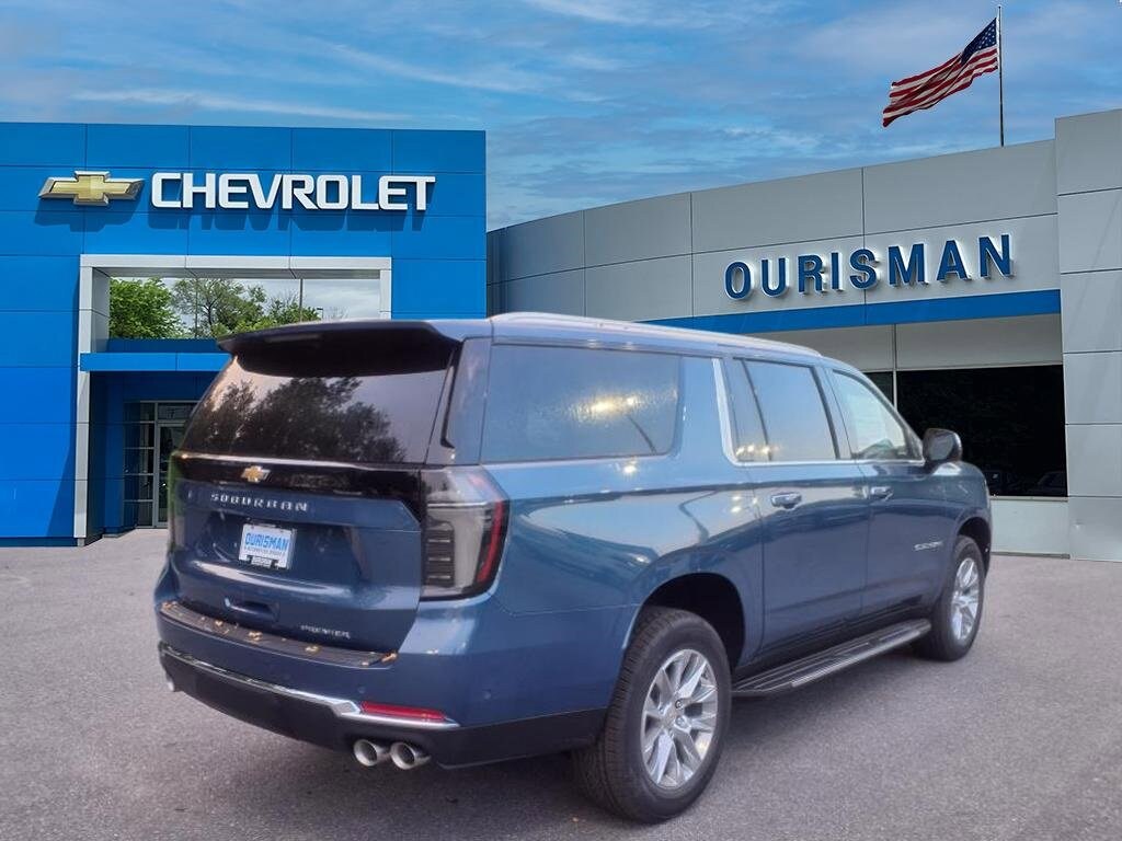 2025 Chevrolet Suburban Premier photo 2