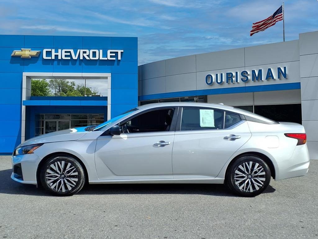 Used 2024 Nissan Altima 2.5 SV