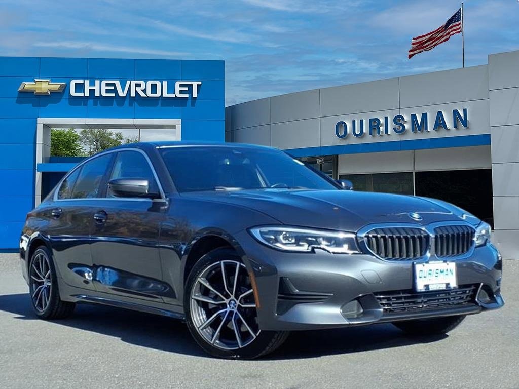 2021 BMW 3 Series 330i's photo